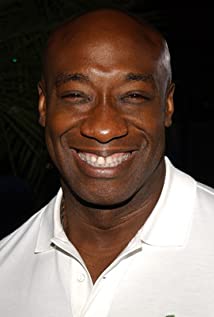 How tall is Michael Clarke Duncan?